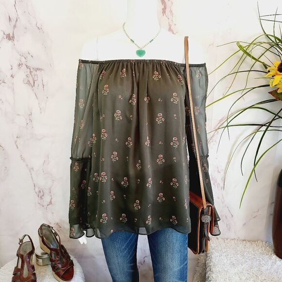 White house black market off shoulder layered print top - Picture 5 of 11